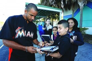 Marlins visit Pinecrest Elementary during ‘Ayudan Week’