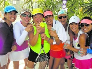 El premio principal lo ganó Carlota Anglade y fue una pelota firmada por Roger Federer en el ultimo Sony Open de Miami. (I-D) Maria Antonieta, Lolin, Carlota, Alejandra, Mariana, Solance y Maria.