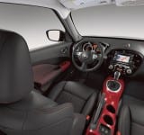 2015 Nissan Juke interior dash view