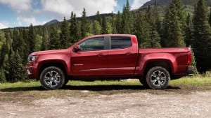 2015-Chevrolet-Colorado-side-view-red