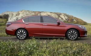 2015-honda-accord-hybrid-sedan-charging