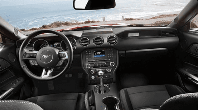 ford-mustang-interior-dash