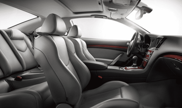 2015 Infiniti Q60 Coupe interior