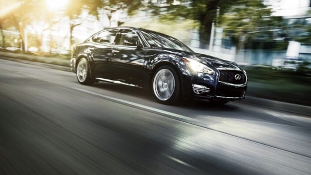 2015 infiniti Q70L exterior side view