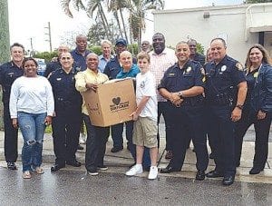 Police provide Thanksgiving meals for residents