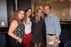 Padres de familia con Directora