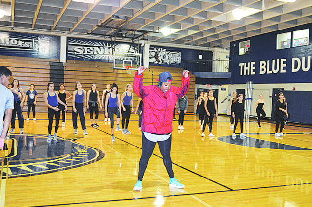 Professional dance instructors visit, teach students at Gulliver Schools