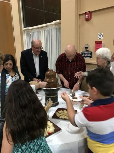 Congregation Dor Chadash features unique and sweet Shabbat service