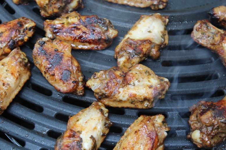 Grilled chicken wings have half the amount of calories than fried chicken wings.