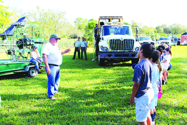 Coral Reef Elementary's Career Day goes outdoors