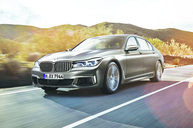 BMW M760i xDrive: luxury sedan capable of sport-like agility