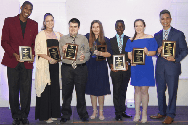 Youth Fair recognizes students' outstanding community service