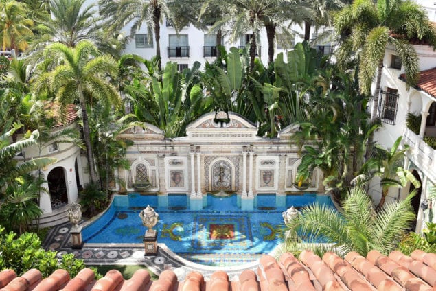 versace-mansion-pool