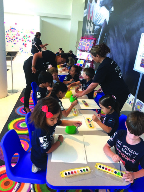 Kindergarteners at ACES visit the smART Gallery