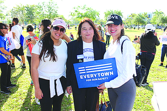 March for our lives/Caminata por la vida Ciudad del Doral dijo: “¡NO MAS!”