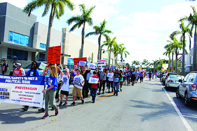 March for our lives/Caminata por la vida Ciudad del Doral dijo: “¡NO MAS!”