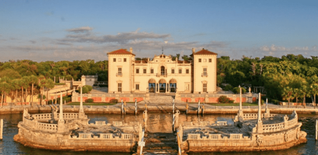 Palaces behind the palms : Great estates of early Miami