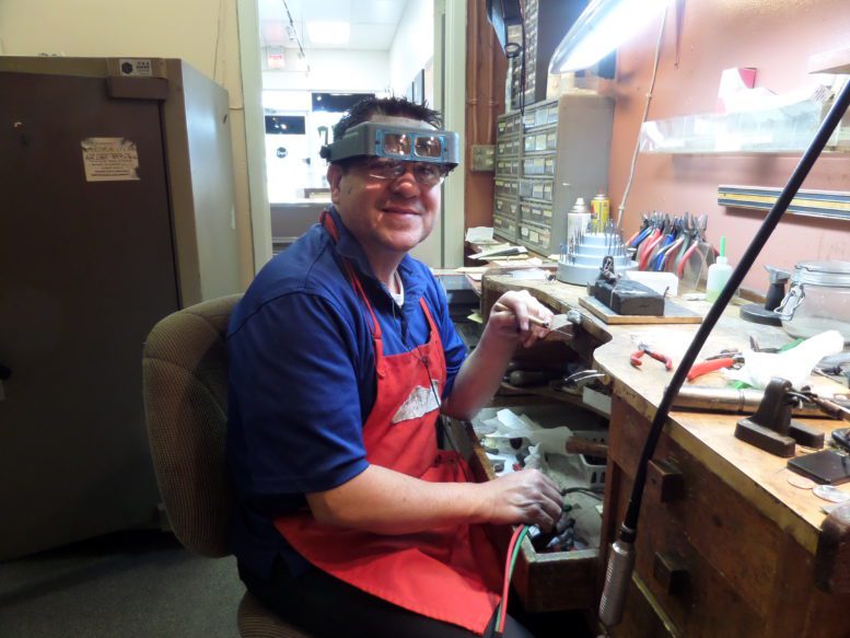 Cutler Bay Jewelers celebrates 25 years Cutler Bay Community News