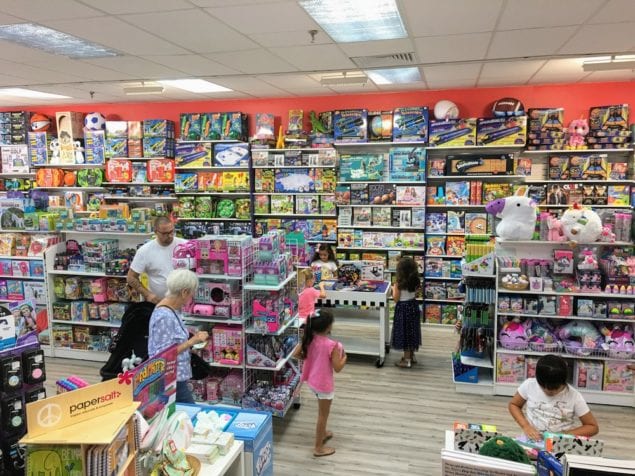 Neighborhood toy store puts the fun in holiday shopping