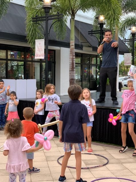 Families Celebrate Holidays and Santa’s Arrival at Town Center Aventura