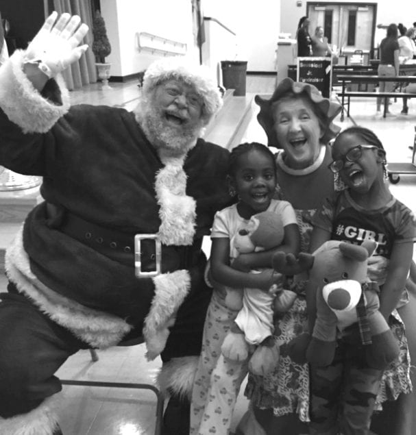 During December, students at Lake Forest Elementary School participated in a wonderful evening while in their pajamas during "Lounging with Literacy Night". Families enjoyed read-alouds, book giveaways and other literacy activities while rotating through stations learning ways to promote lifelong readers. It was an amazing night filled with learning and fun…there was even a surprise visit from Santa and Mrs. Claus!
