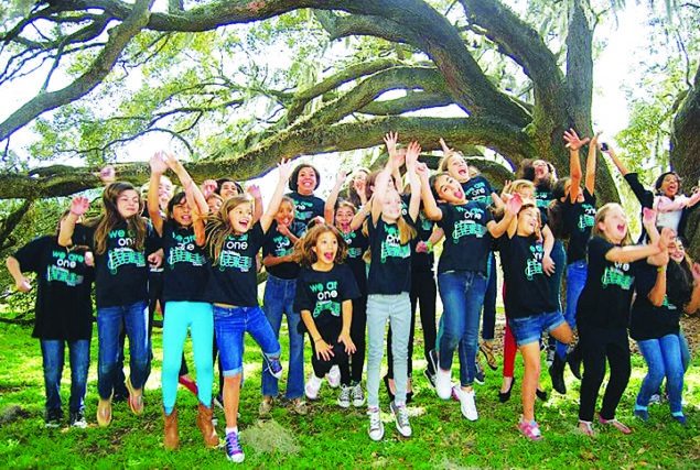 It’s a grand night for singing at Pinecrest Gardens