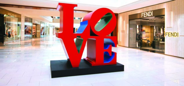 Iconic Robert Indiana love sculpture debuts at Aventura Mall