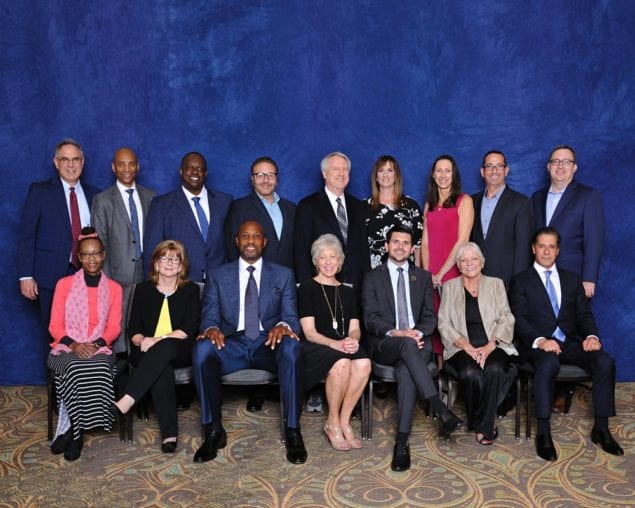 Alonzo Mourning receives Sapphire Award from Florida Blue Foundation