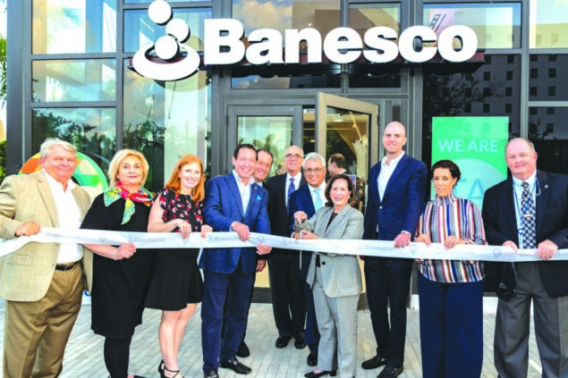 Banesco USA celebrates Aventura grand opening