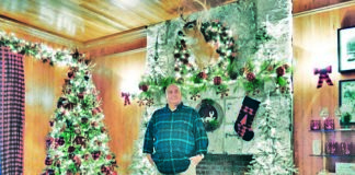 3rd Annual Mistletoe & Martinis at the Deering Estate Harkens Back to the 1920’s 3rd Annual Mistletoe & Martinis at the Deering Estate Harkens Back to the 1920’s