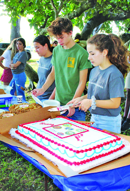 Pinecrest Veterans Day Picnic draws 300+ attendees