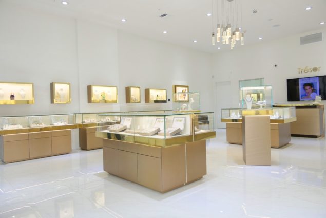 Five new retailers open in Merrick Manor in Gables