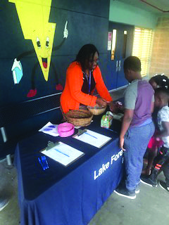 Spotlight on schools : Lake Forest Elementary School Family ESPN Night!