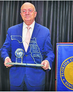 Dr. Eduardo Padrón receives the 2020 outstanding Floridian Award