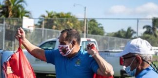 Commissioner Martinez distributes free turkeys to residents in need Commissioner Martinez distributes free turkeys to residents in need