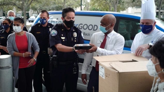 Aventura seniors deliver hot meals to first responders