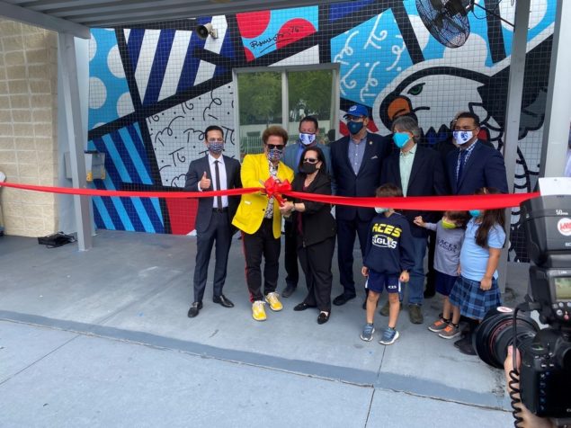 Legendary artist Romero Britto donates art mural to Aventura City of Excellence School