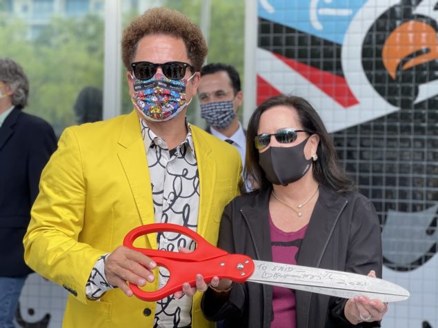 Legendary artist Romero Britto donates art mural to Aventura City of Excellence School