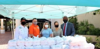 FTC, Miami Dolphins distribute 1,000 meals to families in need FTC, Miami Dolphins distribute 1,000 meals to families in need