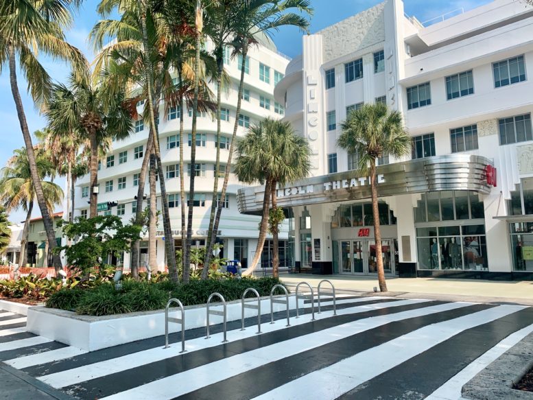 Lincoln Road Mall in Miami - Fashionable outdoor shopping and