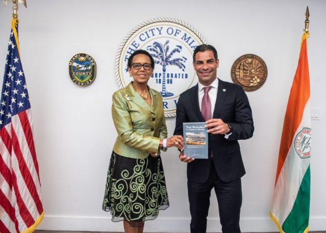 Former Bahamas attorney general meets with Miami Mayor Suarez