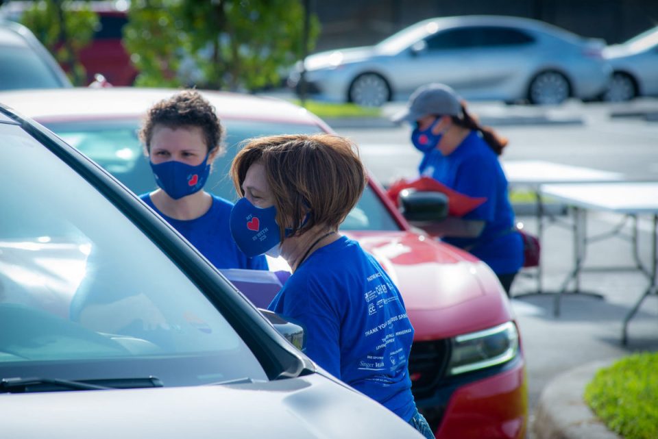 Jewish Community Services of So. Florida delivers food for annual Milk & Honey campaign