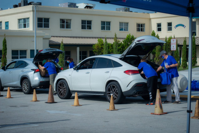 Jewish Community Services of So. Florida delivers food for annual Milk & Honey campaign