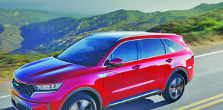 Kia Sorento Hybrid EX is a 3-row hybrid that glows with power Kia Sorento Hybrid EX is a 3-row hybrid that glows with power