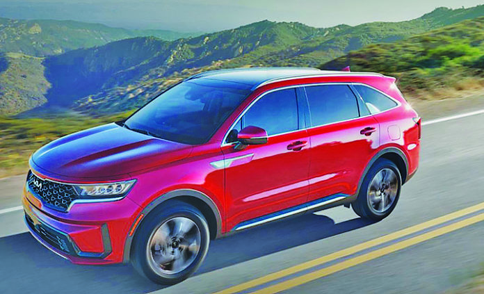 Kia Sorento Hybrid EX is a 3-row hybrid that glows with power