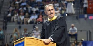 Wildlife expert Ron Magill receives University of Florida alumnus award Wildlife expert Ron Magill receives University of Florida alumnus award