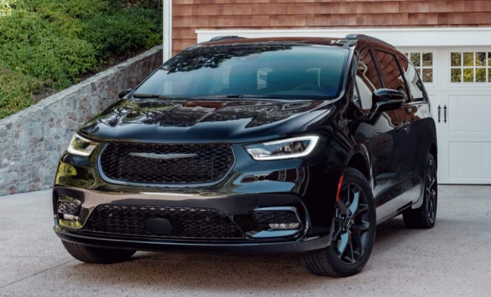 The 2022 Chrysler Pacifica Hybrid is impressive