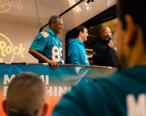 Dolphins, Bears hold NFL's first watch party in Spain