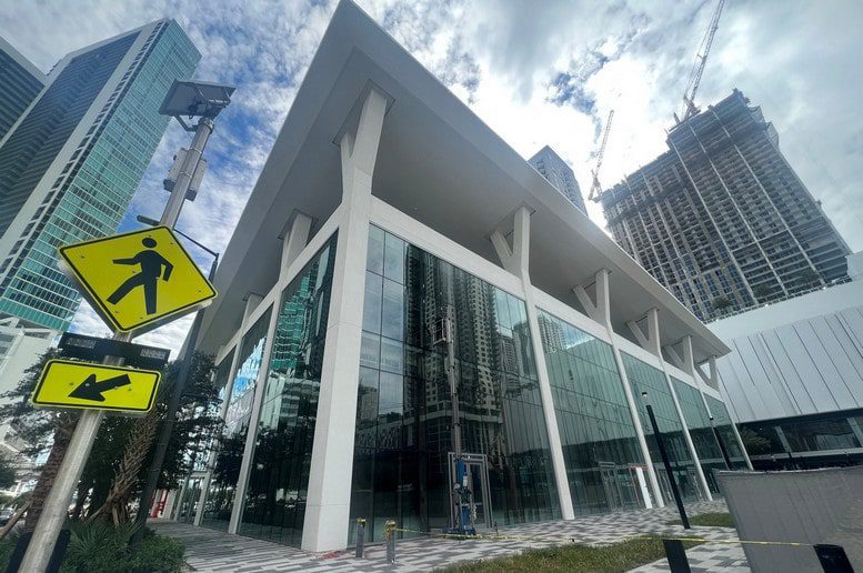 Opening at Miami Worldcenter: El Vecino