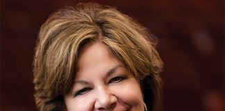 Florida Grand Opera chief Susan T. Danis is honored by Citizens Interested in Arts Florida Grand Opera chief Susan T. Danis is honored by Citizens Interested in Arts